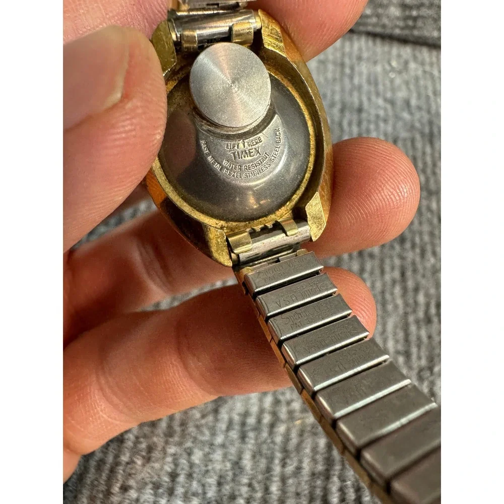 Vintage Timex Electric Watch Gold Tone Green Dial Speidel Expansion Band 80059